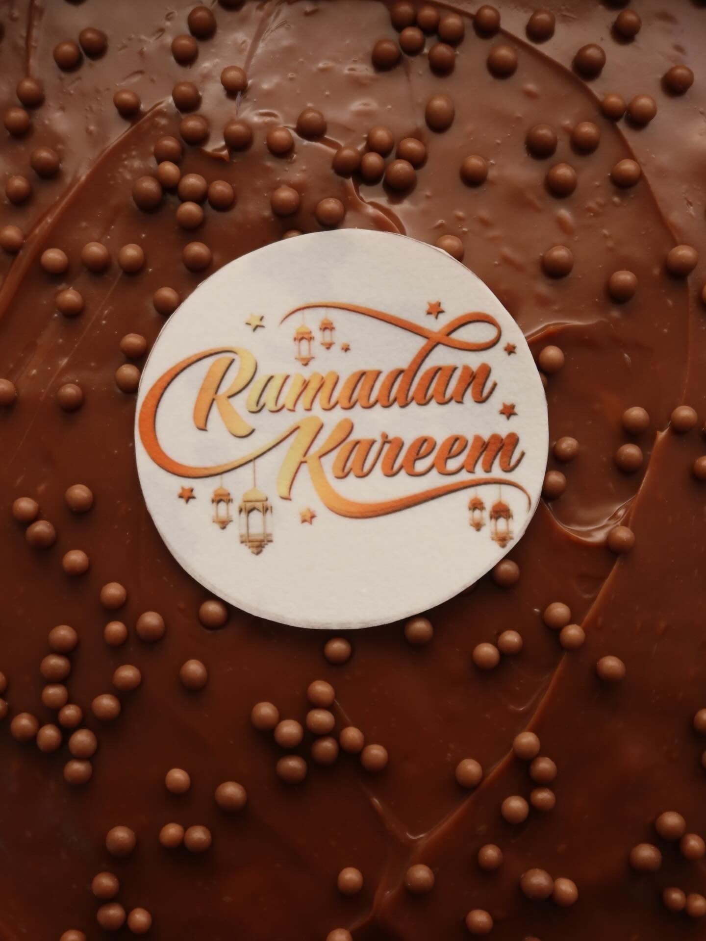 Шоколадный пирог с топпером Ramadan Kareem